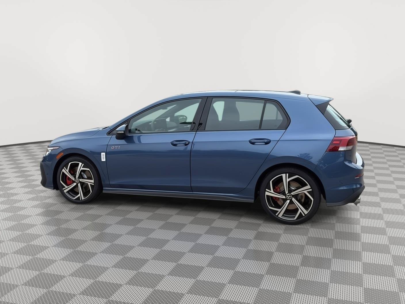 New 2026 Volkswagen Golf SE FWD image 9