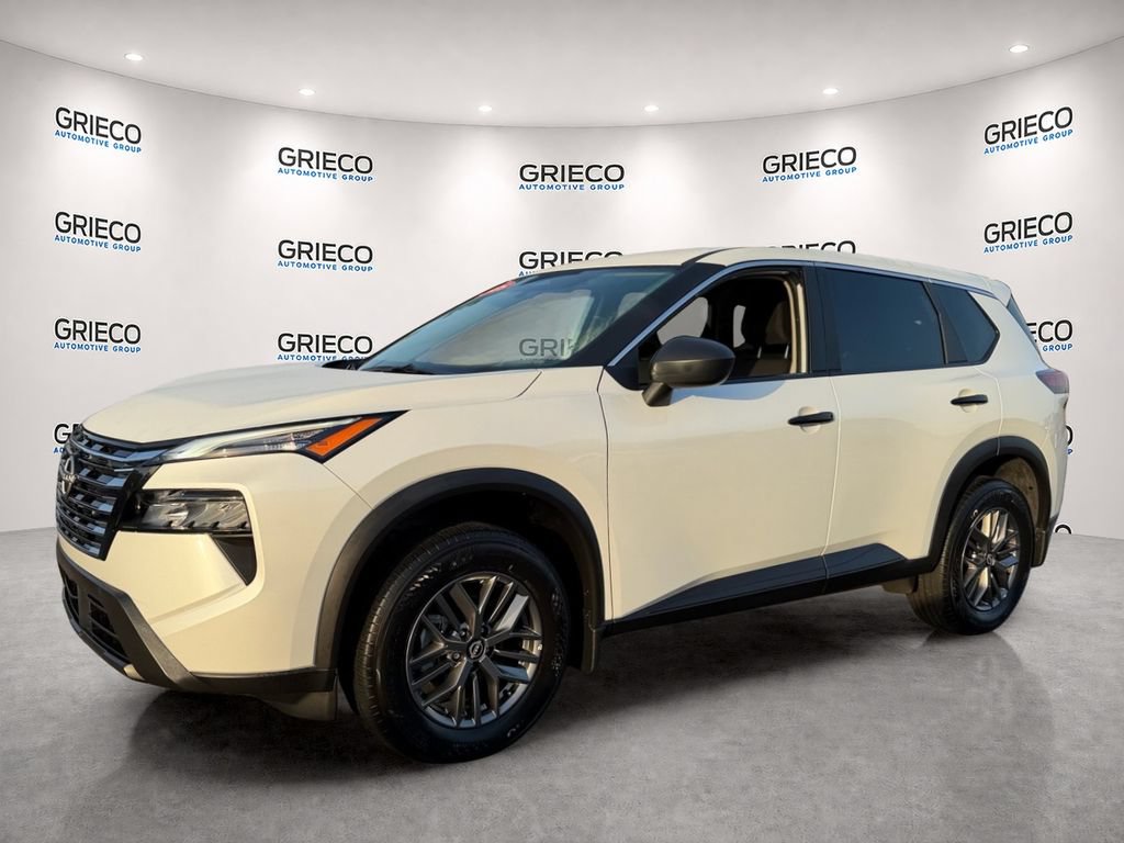 Used 2025 Nissan Rogue S FWD image 3