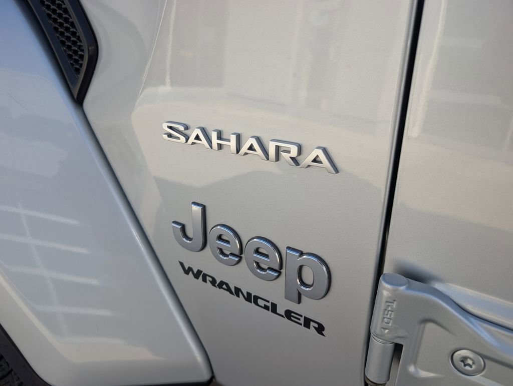 Used 2023 Jeep Wrangler Sahara image 2