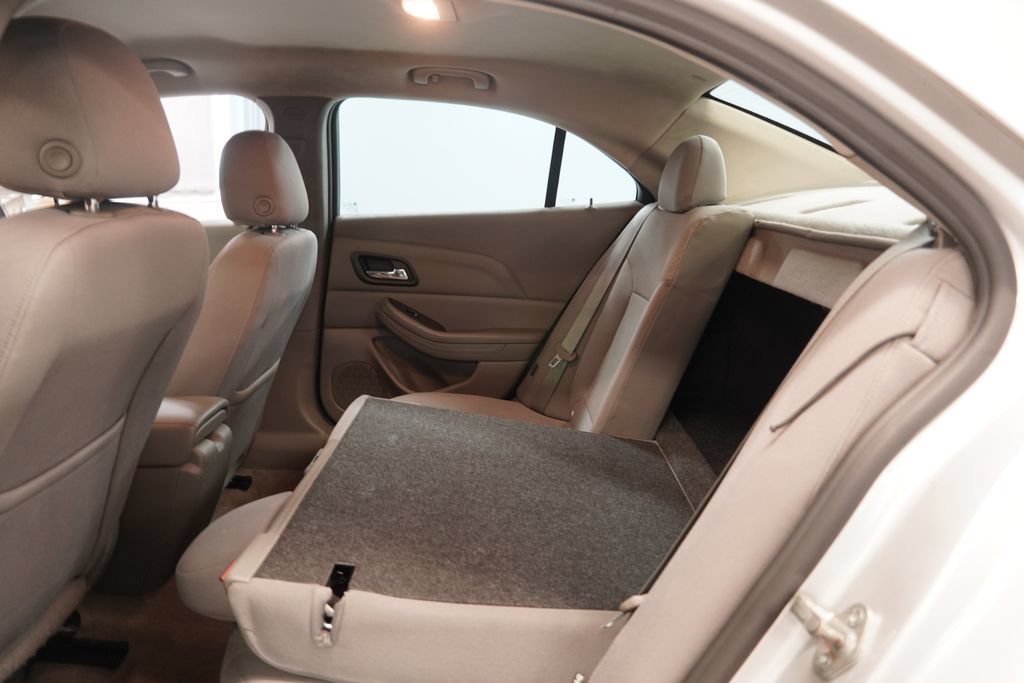 Used 2013 Chevrolet Malibu LS FWD image 25