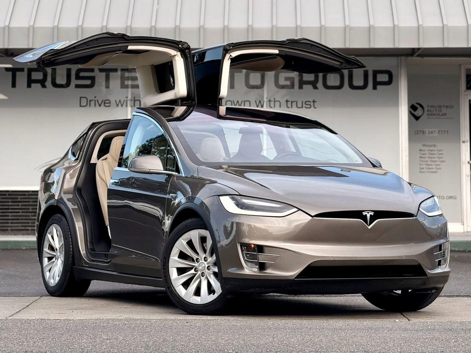 Used 2016 Tesla Model X 90D image 2