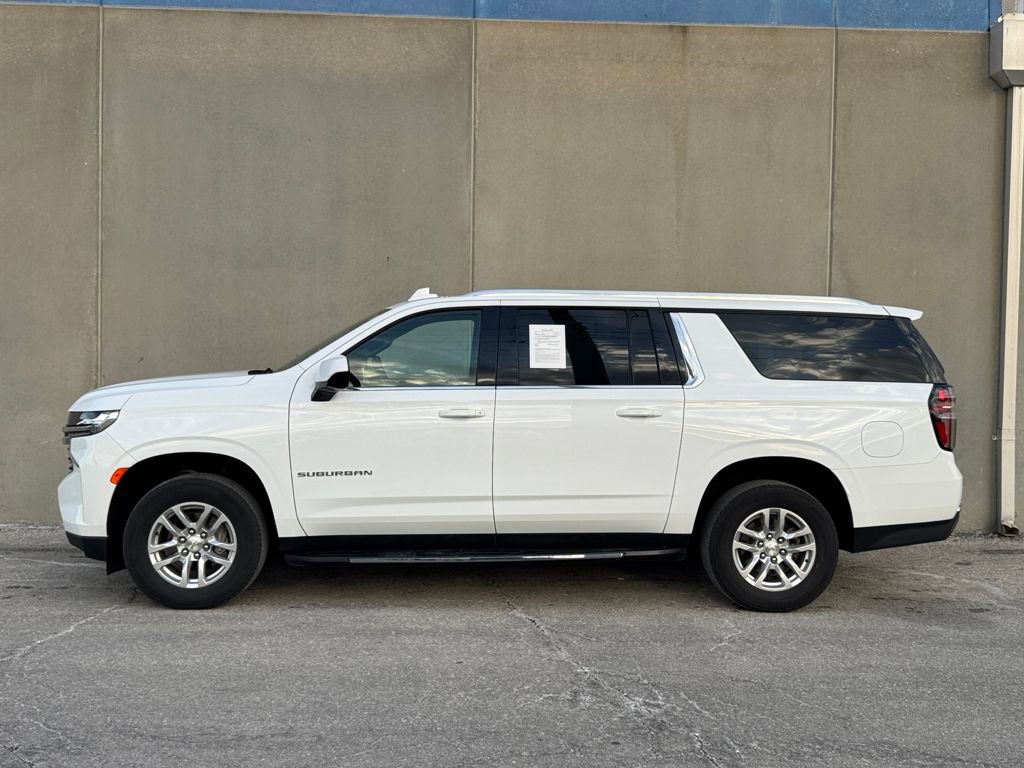 Used 2024 Chevrolet Suburban LT image 28