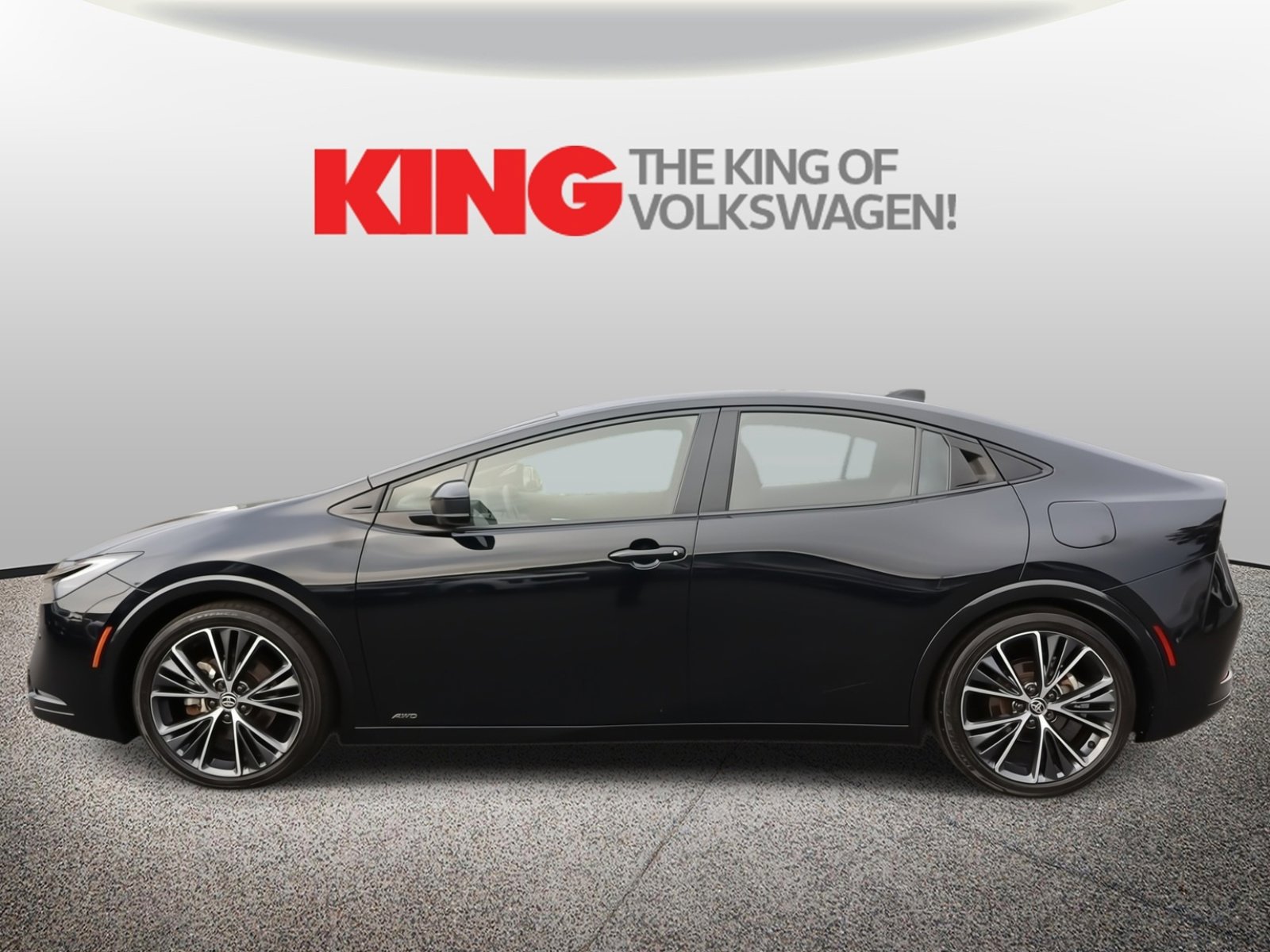 Used 2023 Toyota Prius XLE image 7