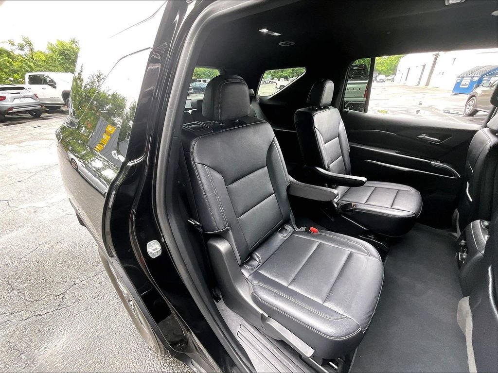 Used 2024 Chevrolet Traverse LT AWD/4WD image 15