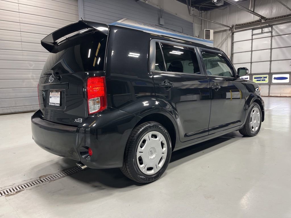 Used 2011 Scion xB FWD image 7