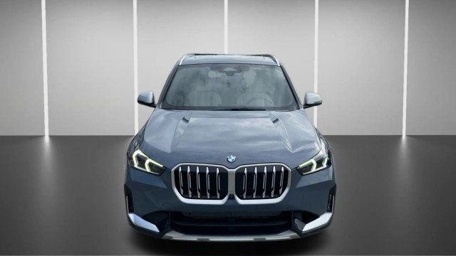 Used 2023 BMW X1 xDrive28i w/ Premium Package AWD/4WD image 2