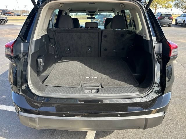 Used 2025 Nissan Rogue SV FWD image 27