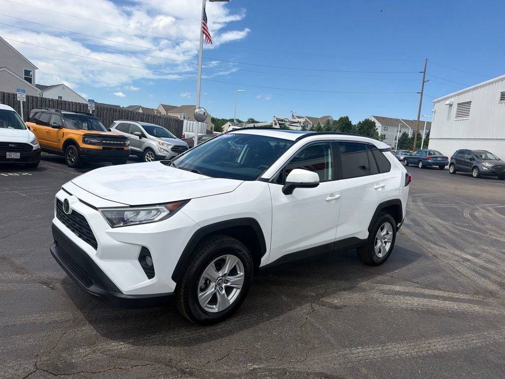Used 2019 Toyota RAV4 XLE w/ Convenience Package AWD/4WD image 3