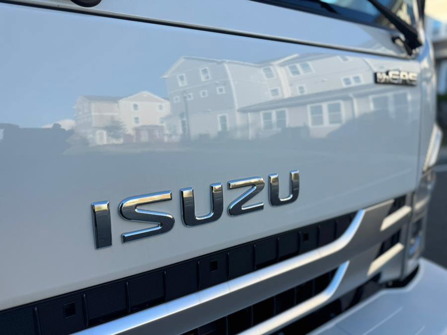 Used 2024 Isuzu NPR image 27
