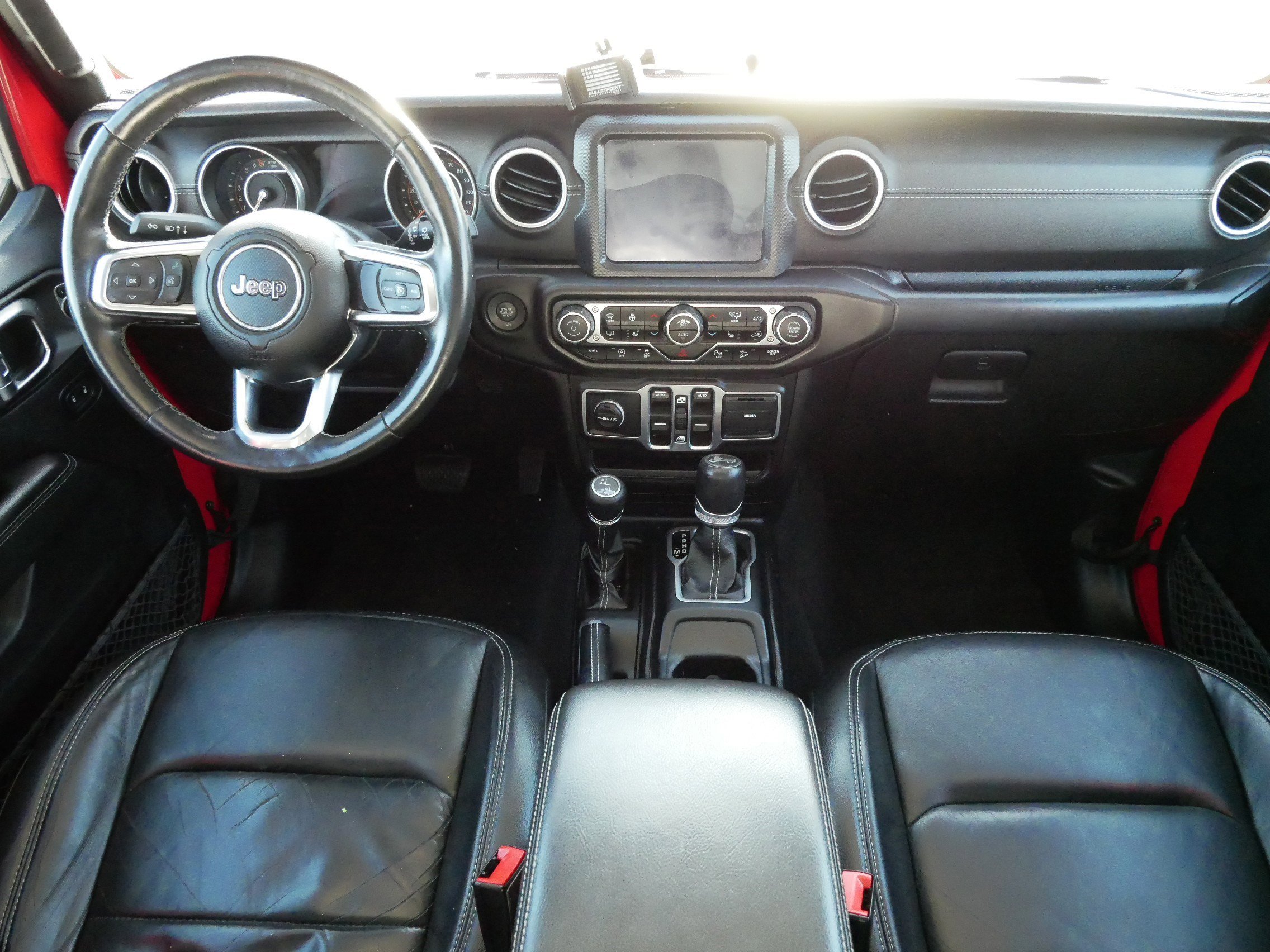 Used 2018 Jeep Wrangler Unlimited Sahara image 10