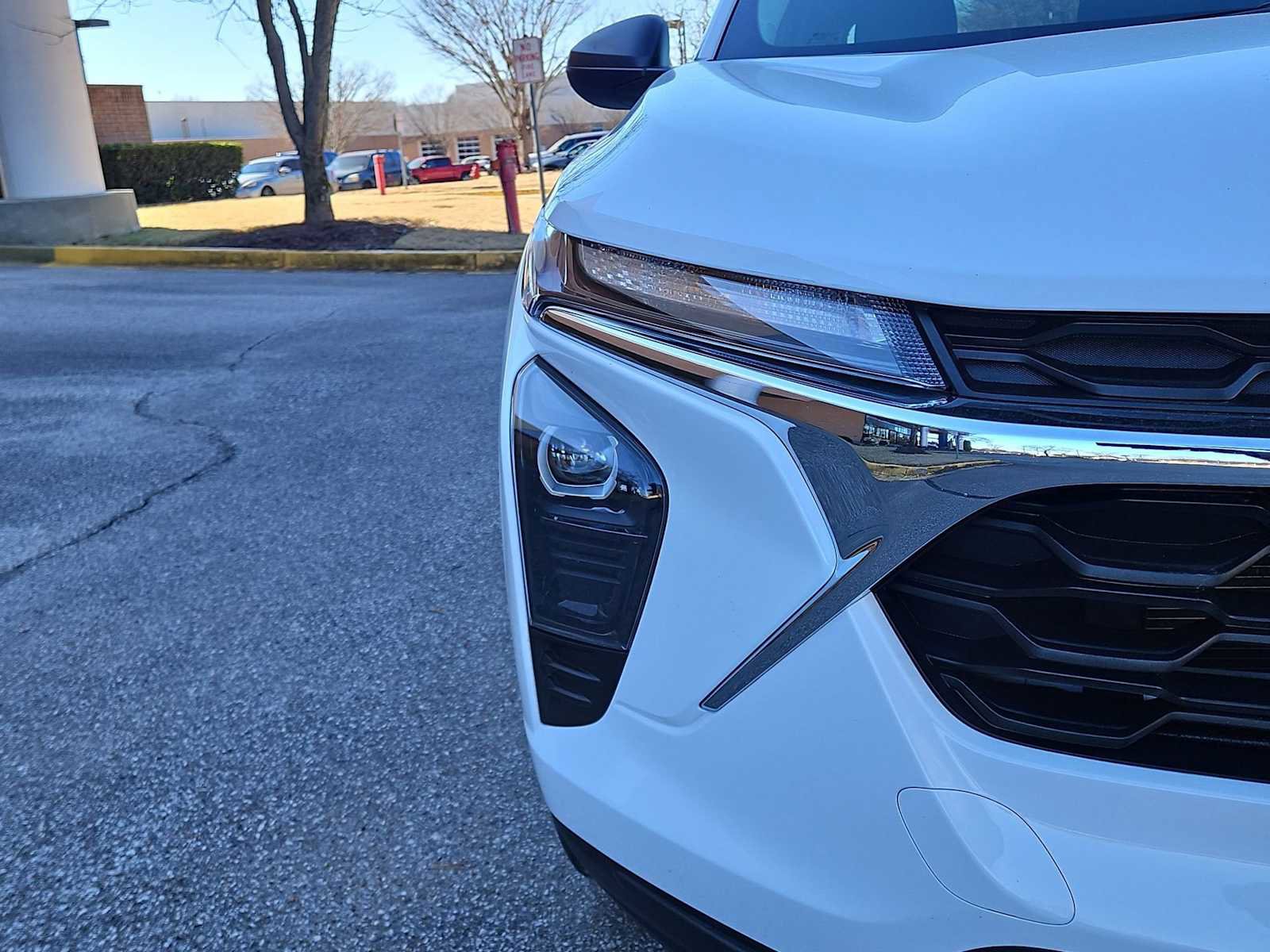 Certified 2025 Chevrolet Trax LS image 11