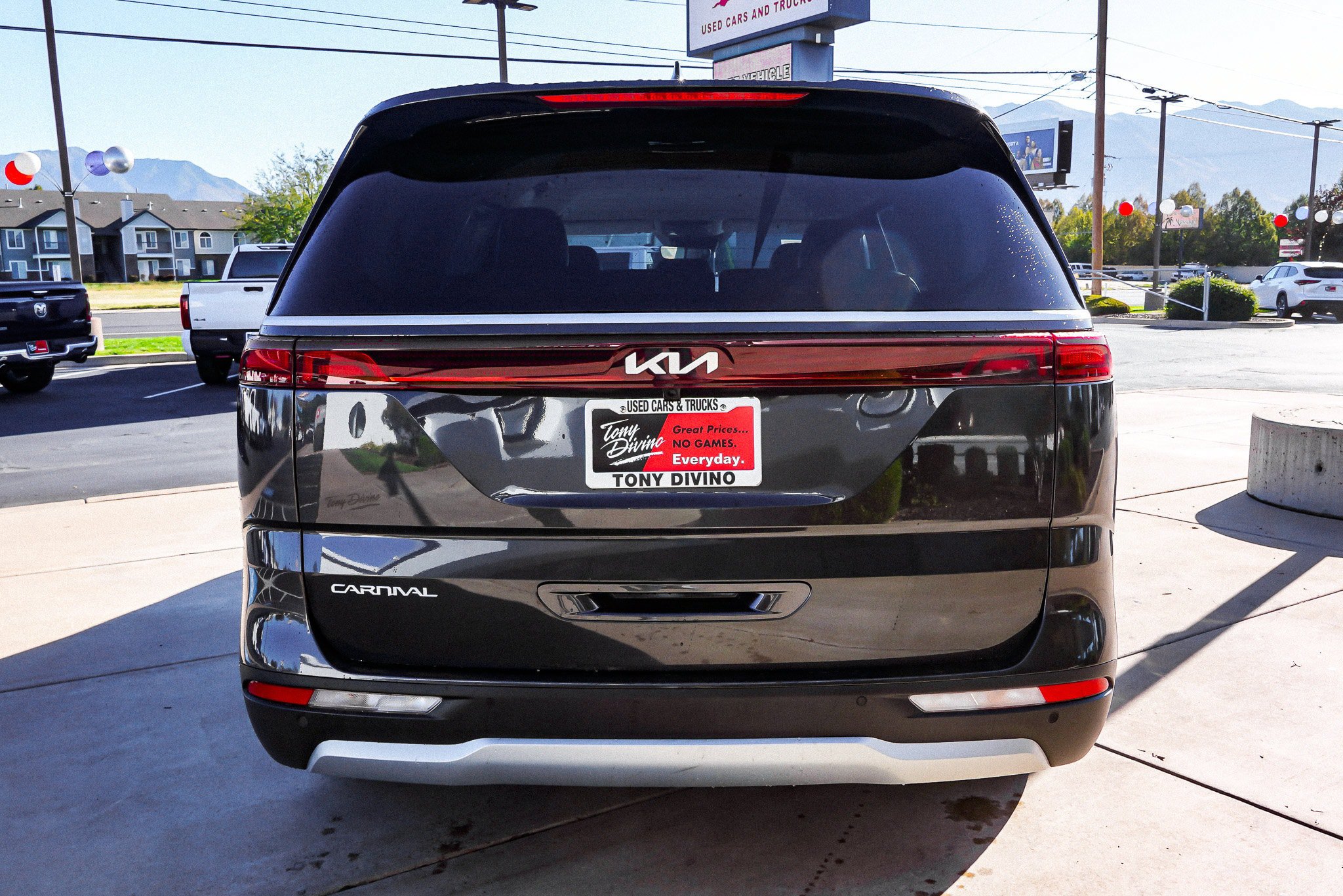 Used 2024 Kia Carnival LX FWD image 7