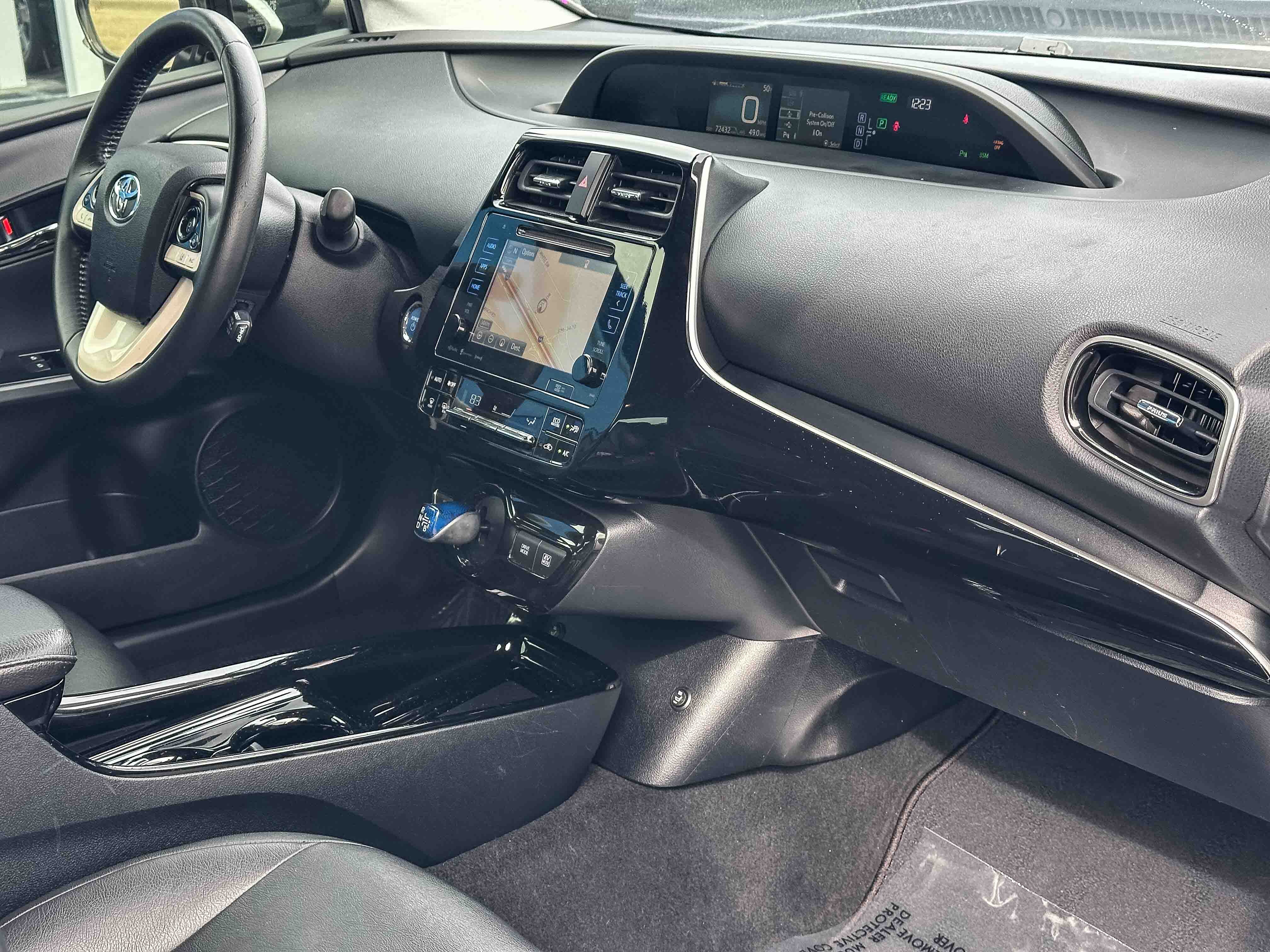 Used 2018 Toyota Prius Four image 23