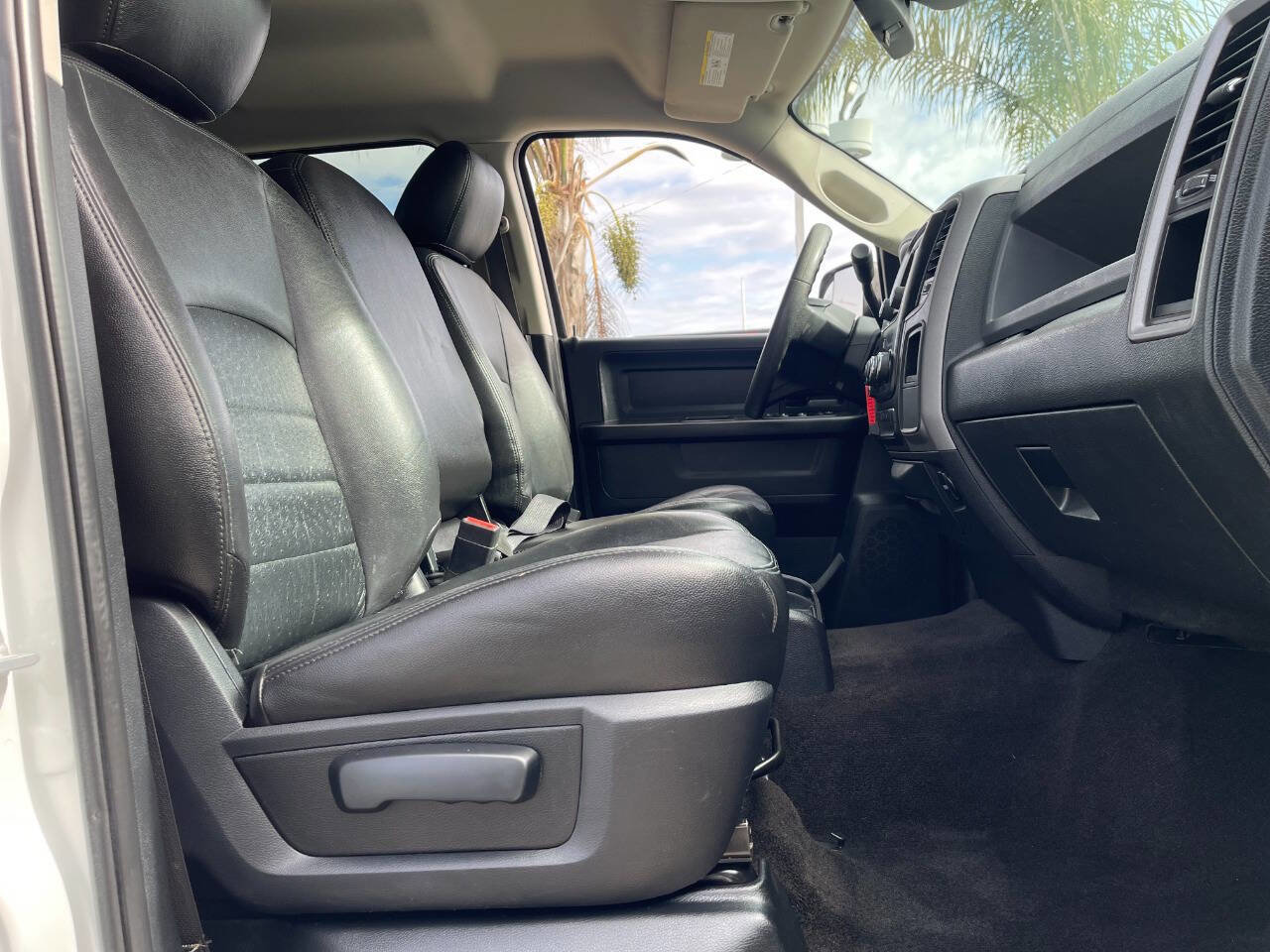 Used 2015 RAM 2500 Tradesman w/ Chrome Appearance Group image 16