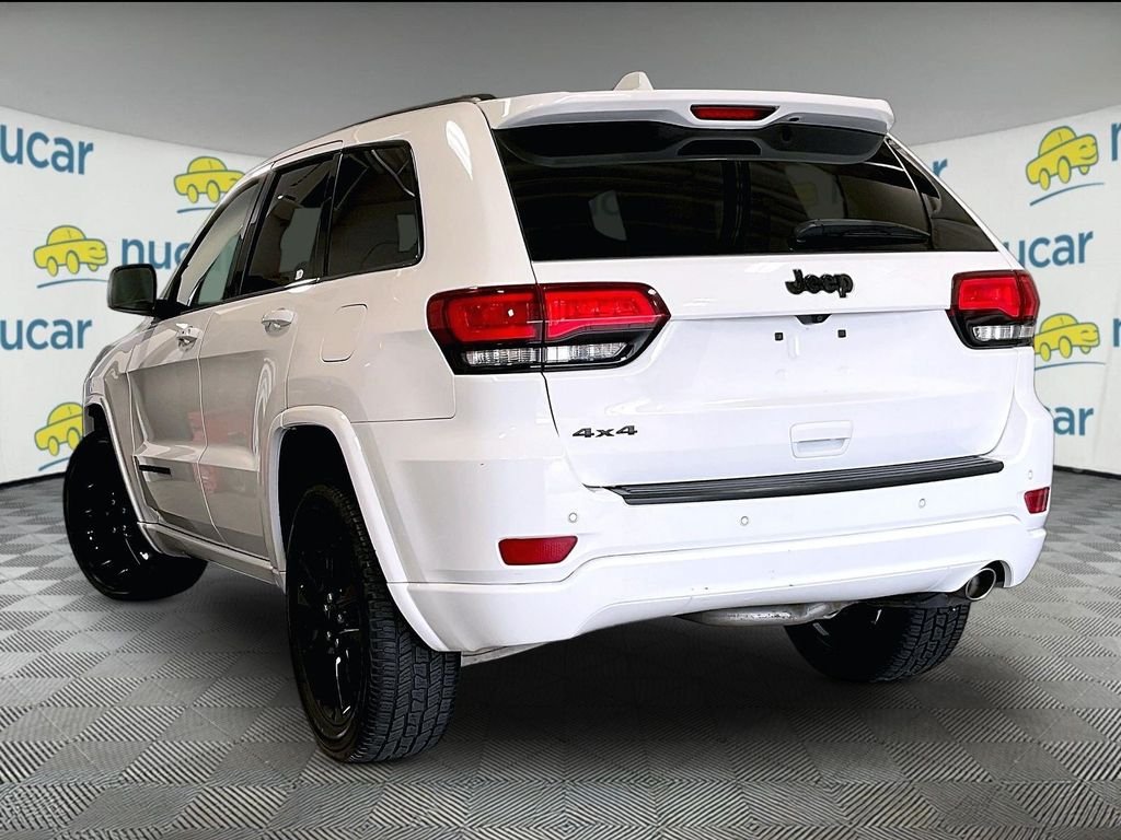 Used 2018 Jeep Grand Cherokee Altitude AWD/4WD image 4