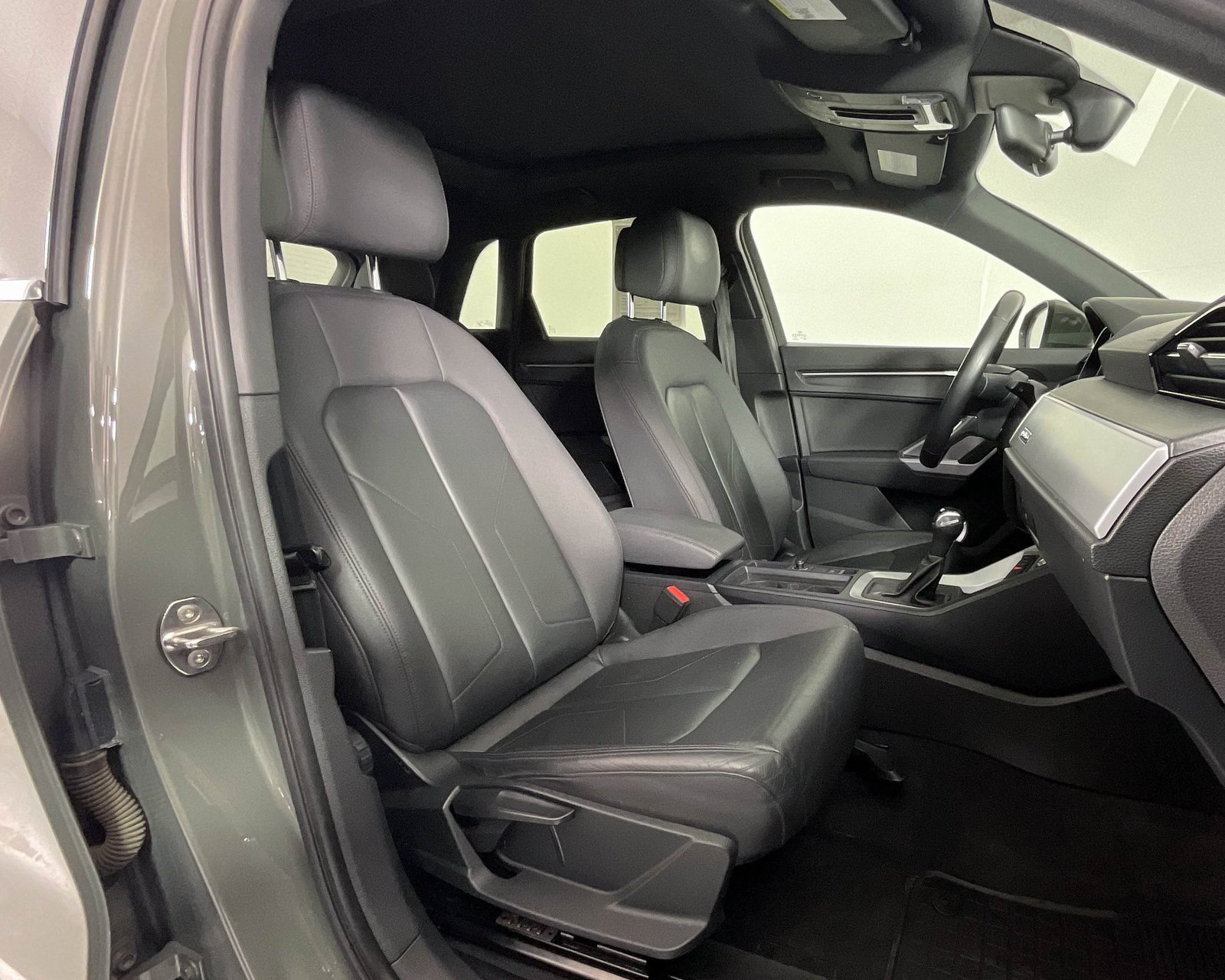 Used 2020 Audi Q3 2.0T Premium image 15