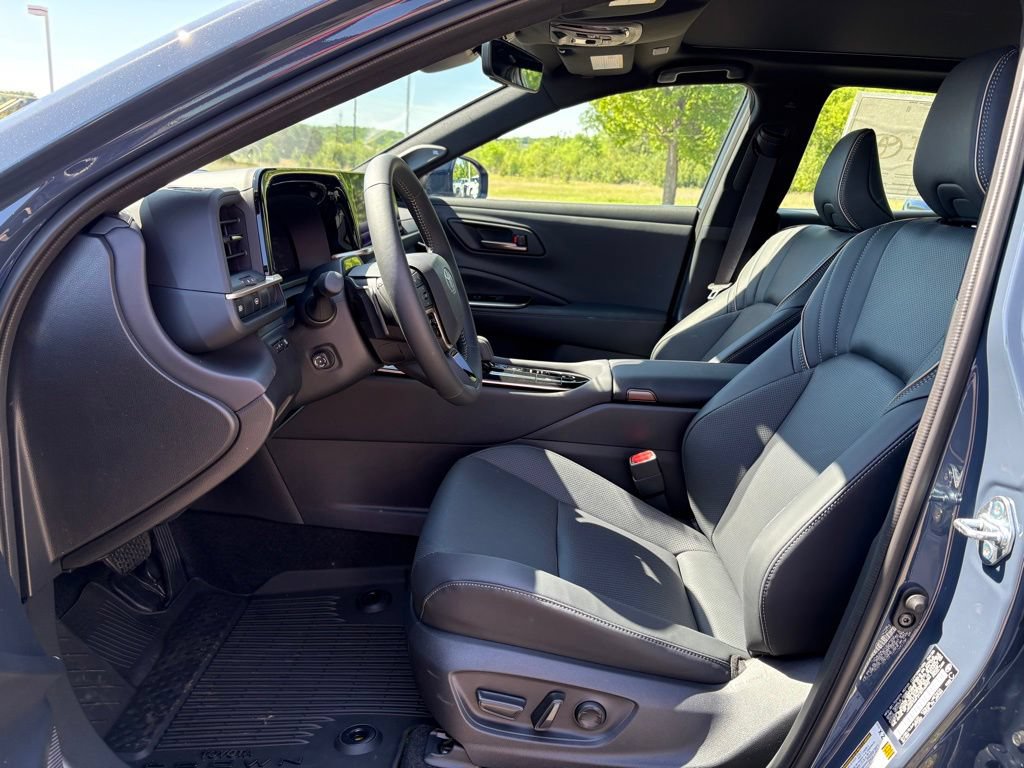 New 2026 Toyota Crown Platinum AWD/4WD image 9