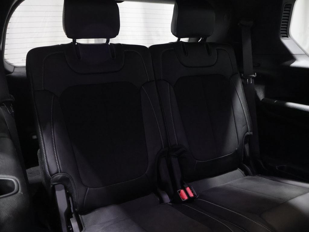 Used 2025 Jeep Grand Cherokee L Altitude AWD/4WD image 21