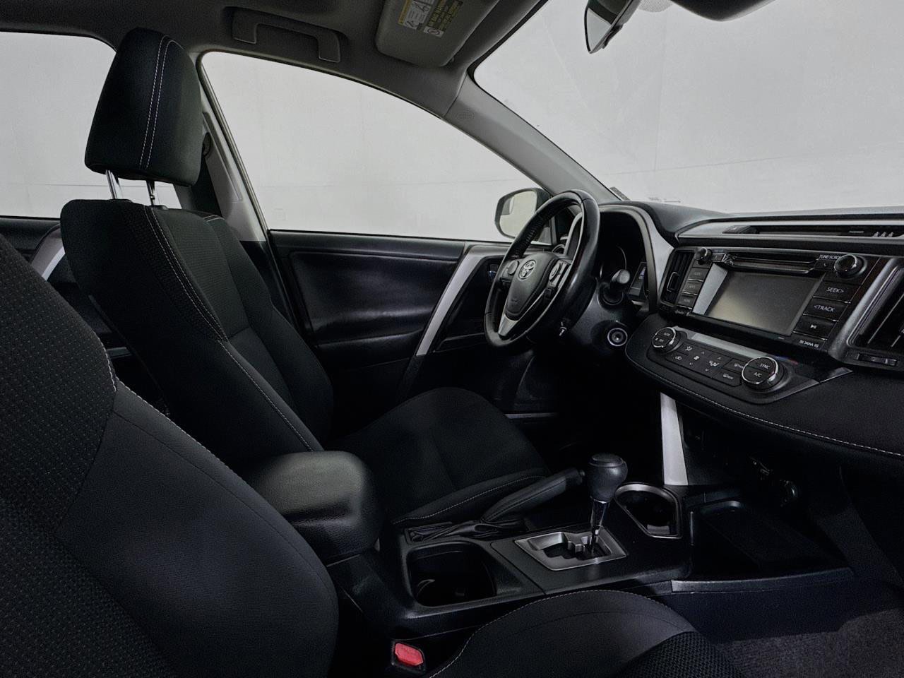 Used 2017 Toyota RAV4 XLE image 43