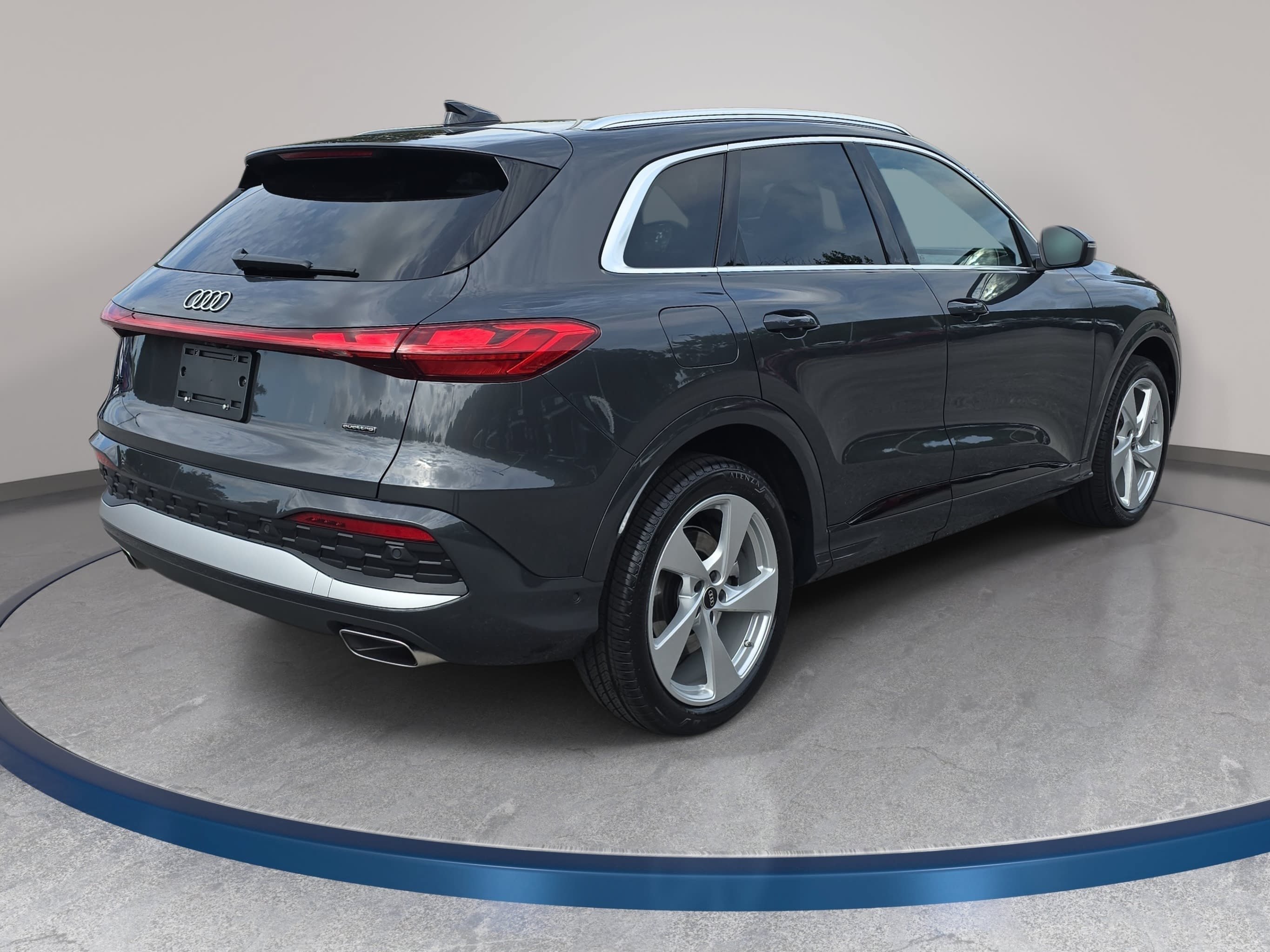 Certified 2025 Audi Q5 Prestige AWD/4WD image 5