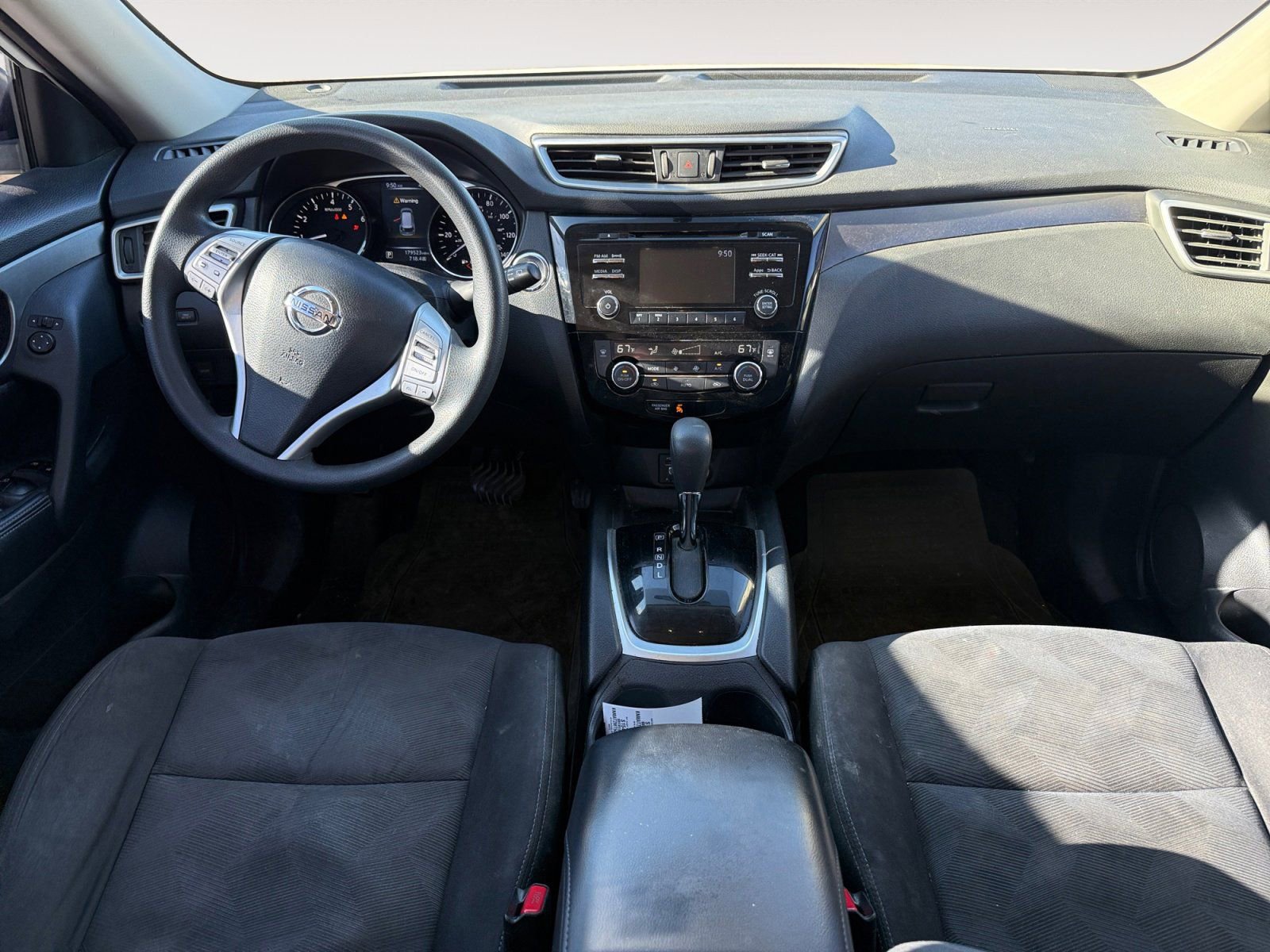 Used 2016 Nissan Rogue SV image 10