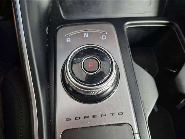 Used 2024 Kia Sorento EX AWD/4WD image 3