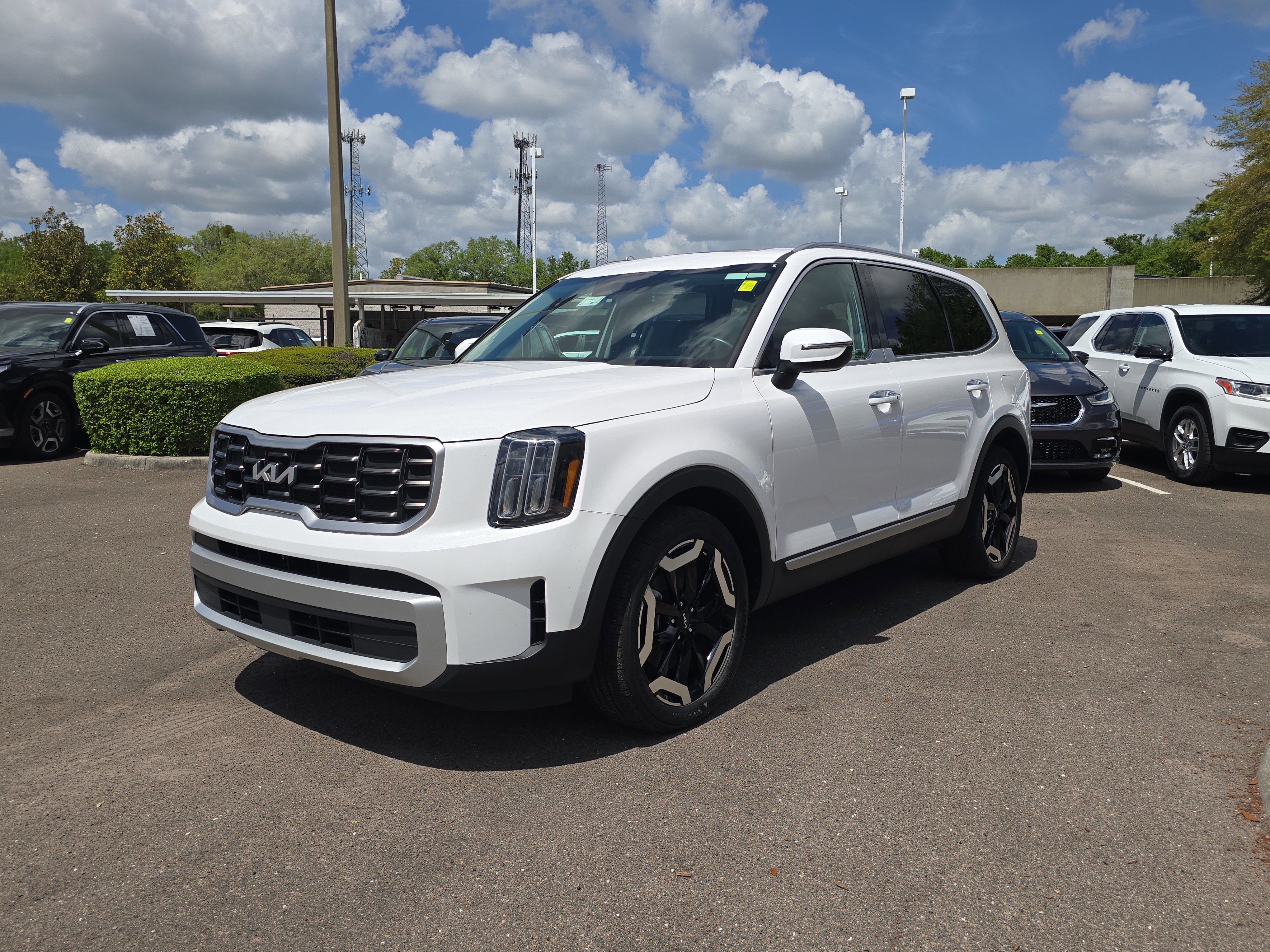 Certified 2025 Kia Telluride S FWD image 4