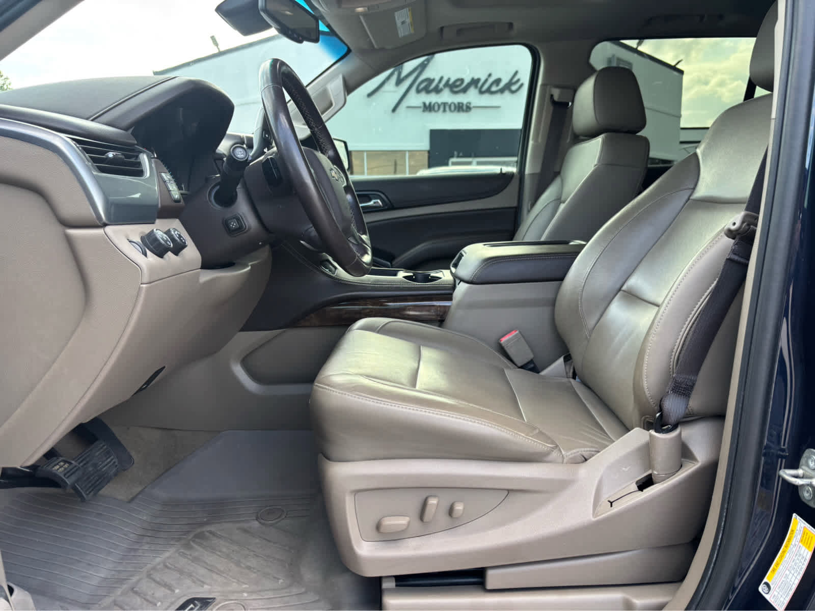 Used 2018 Chevrolet Tahoe LT w/ Luxury Package AWD/4WD image 7