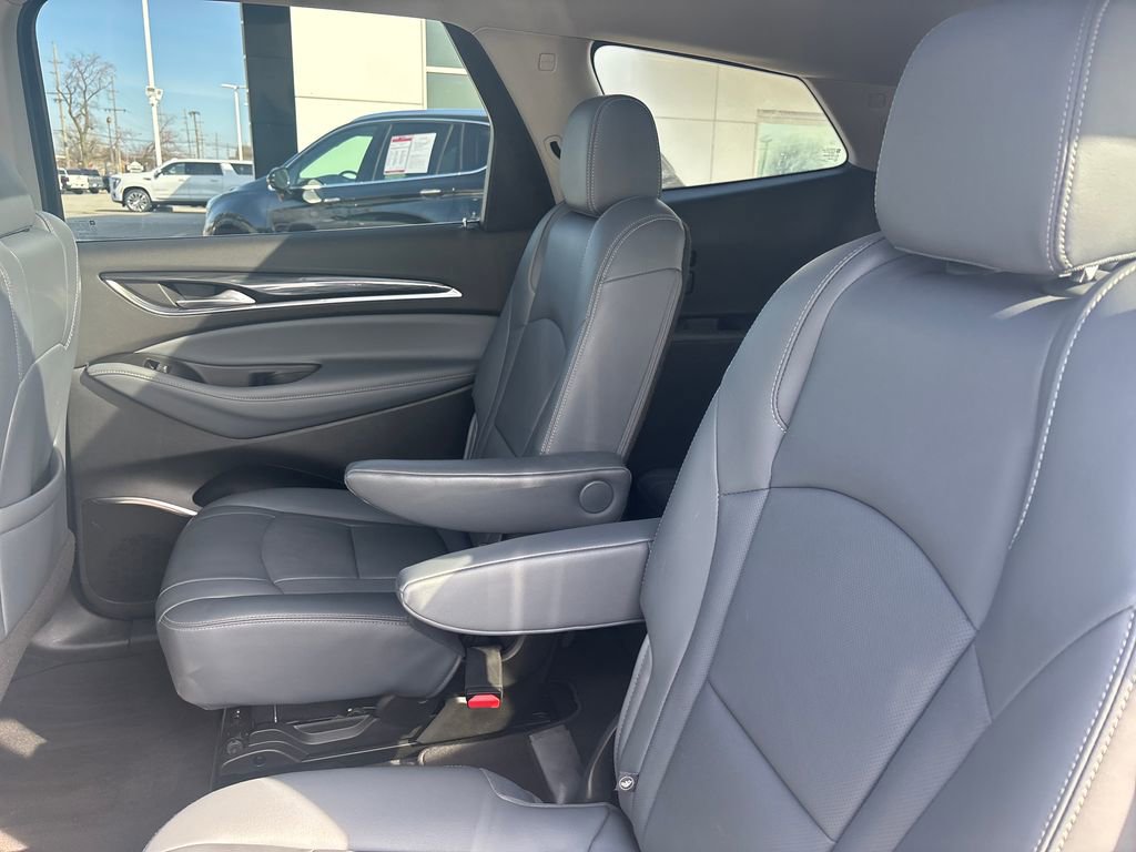 Used 2020 Buick Enclave Essence w/ Sound and Sites Package image 32