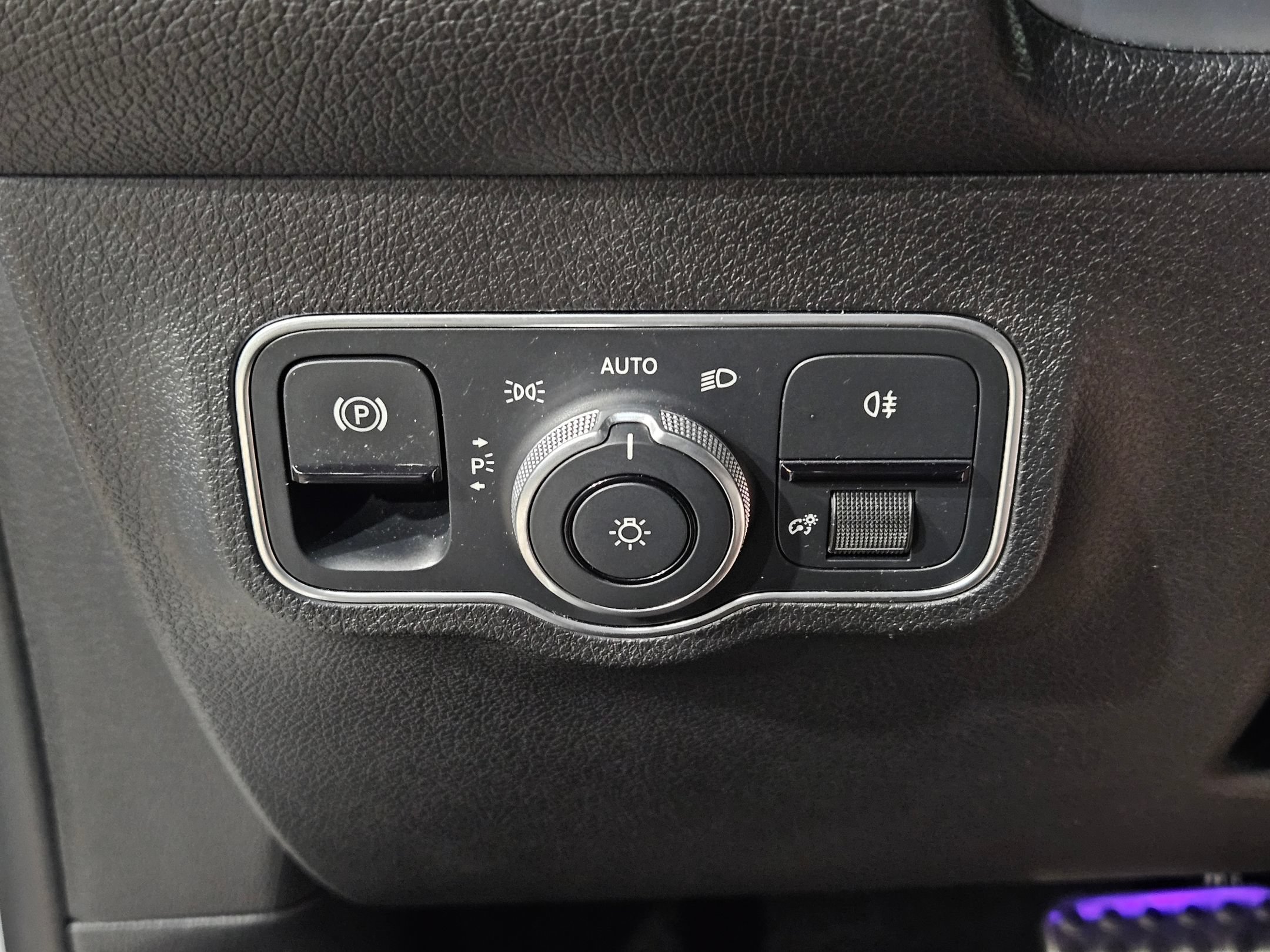 Used 2025 Mercedes-Benz GLB 35 AMG 4MATIC image 27