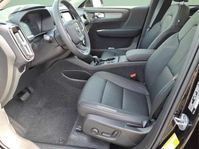 New 2026 Volvo XC40 B5 Core w/ Protection Package Premier AWD/4WD image 14