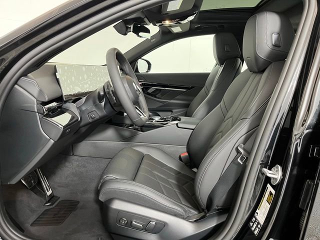 Used 2026 BMW 530i xDrive w/ M Sport Package image 11