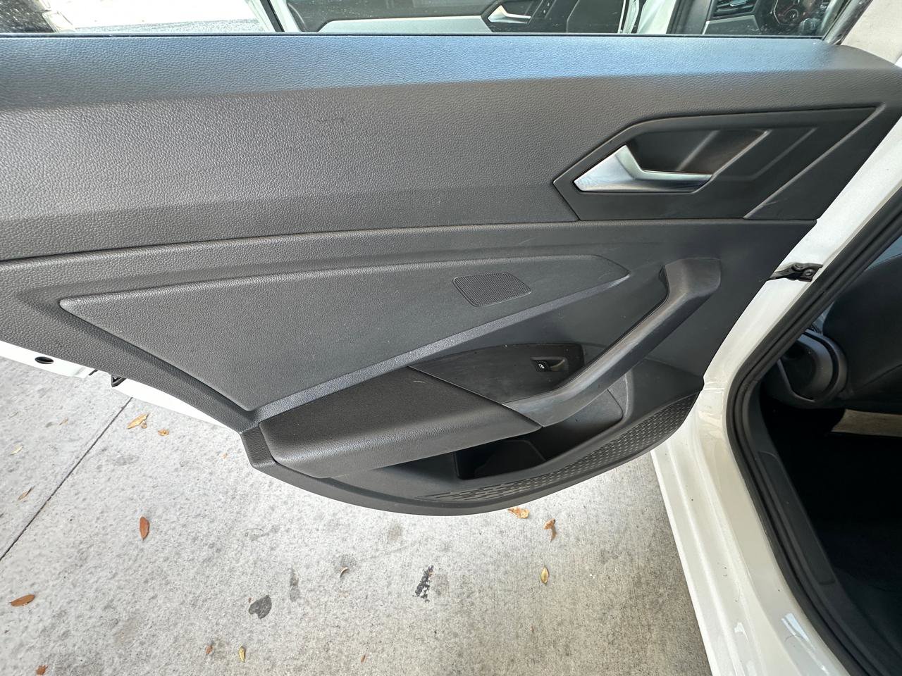 Used 2019 Volkswagen Jetta SE image 27