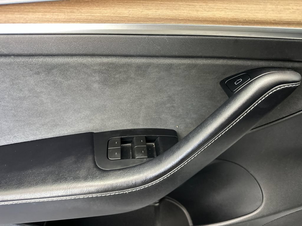 Used 2023 Tesla Model 3 Standard Range RWD image 10