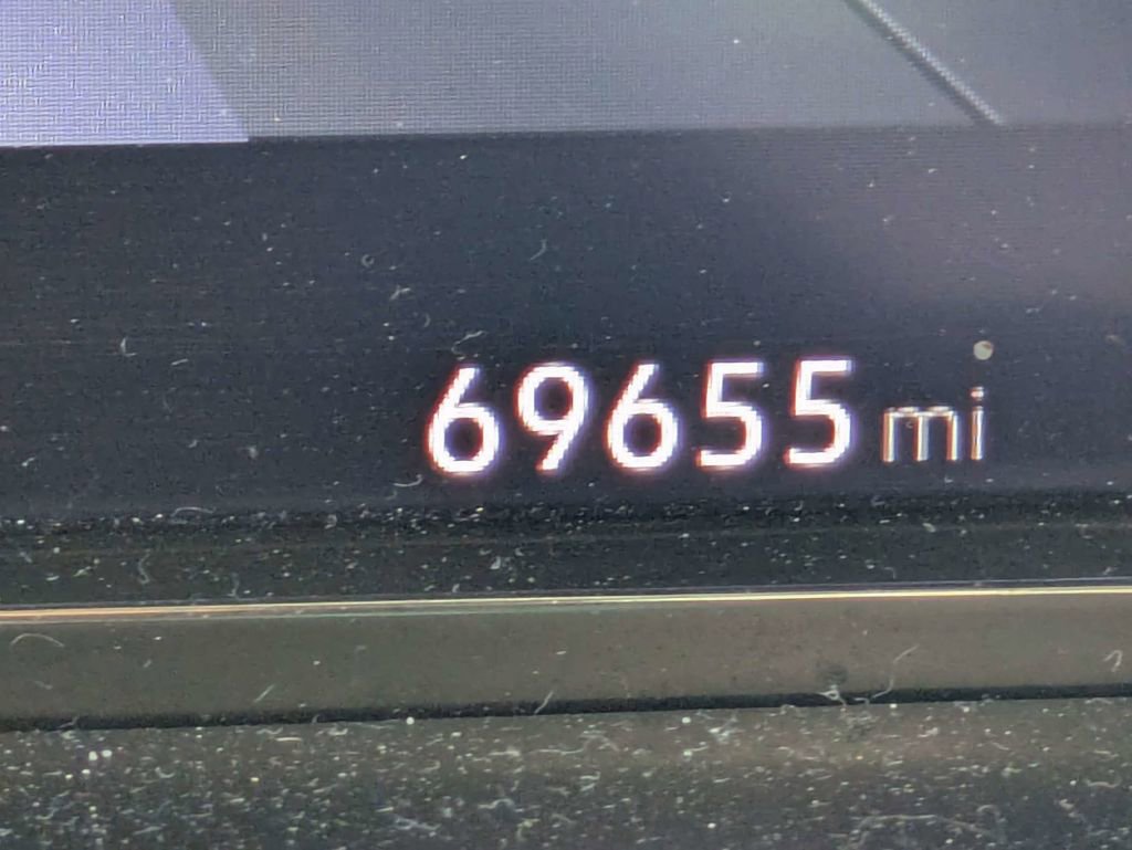 Used 2024 Volkswagen Atlas Cross Sport SE image 31