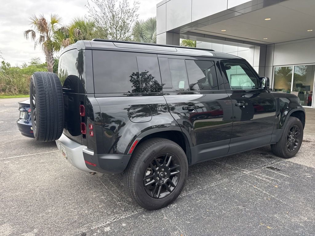 Used 2025 Land Rover Defender 110 S image 3