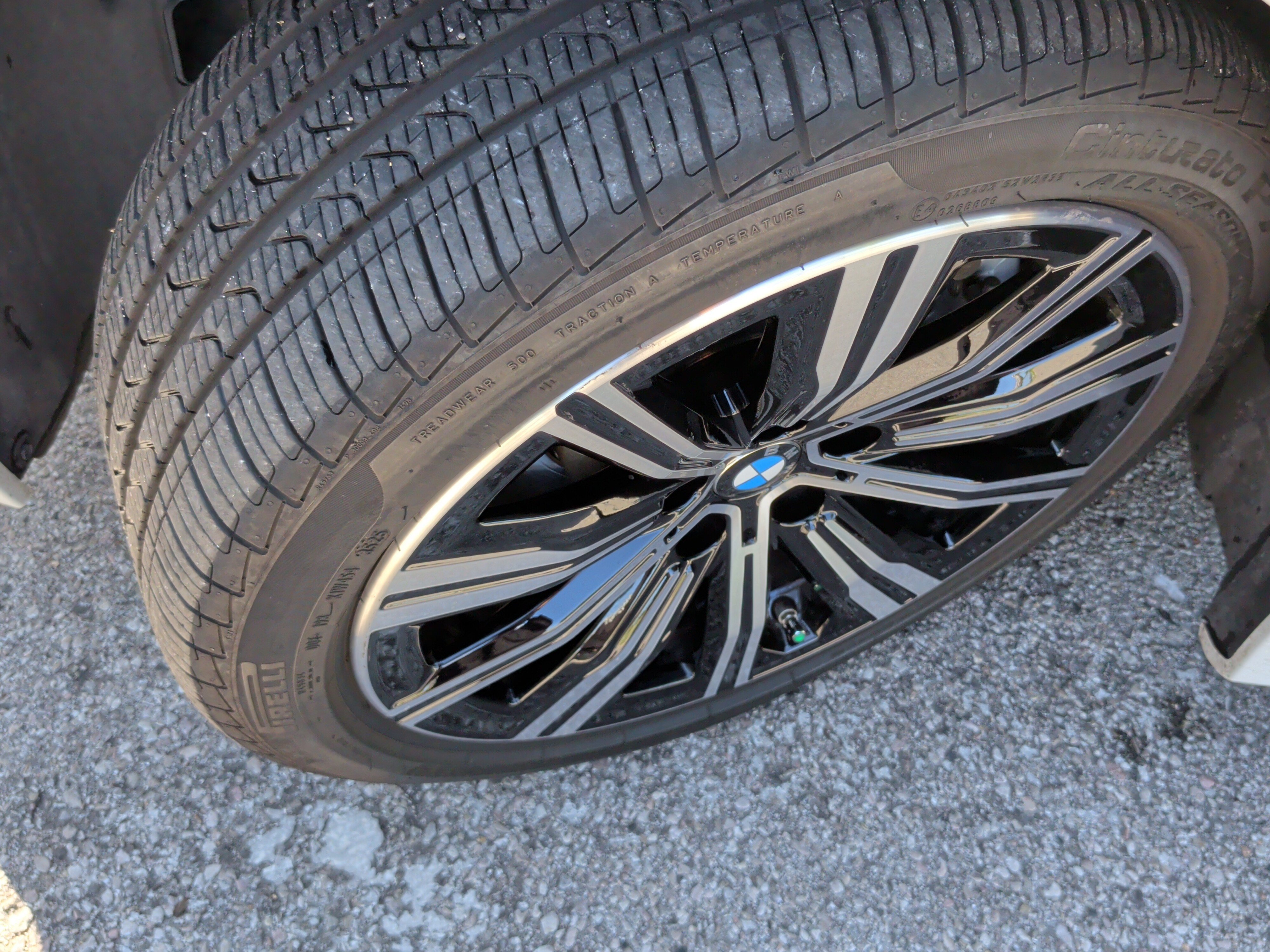 Used 2026 BMW 330i xDrive Sedan w/ Convenience Package AWD/4WD image 13