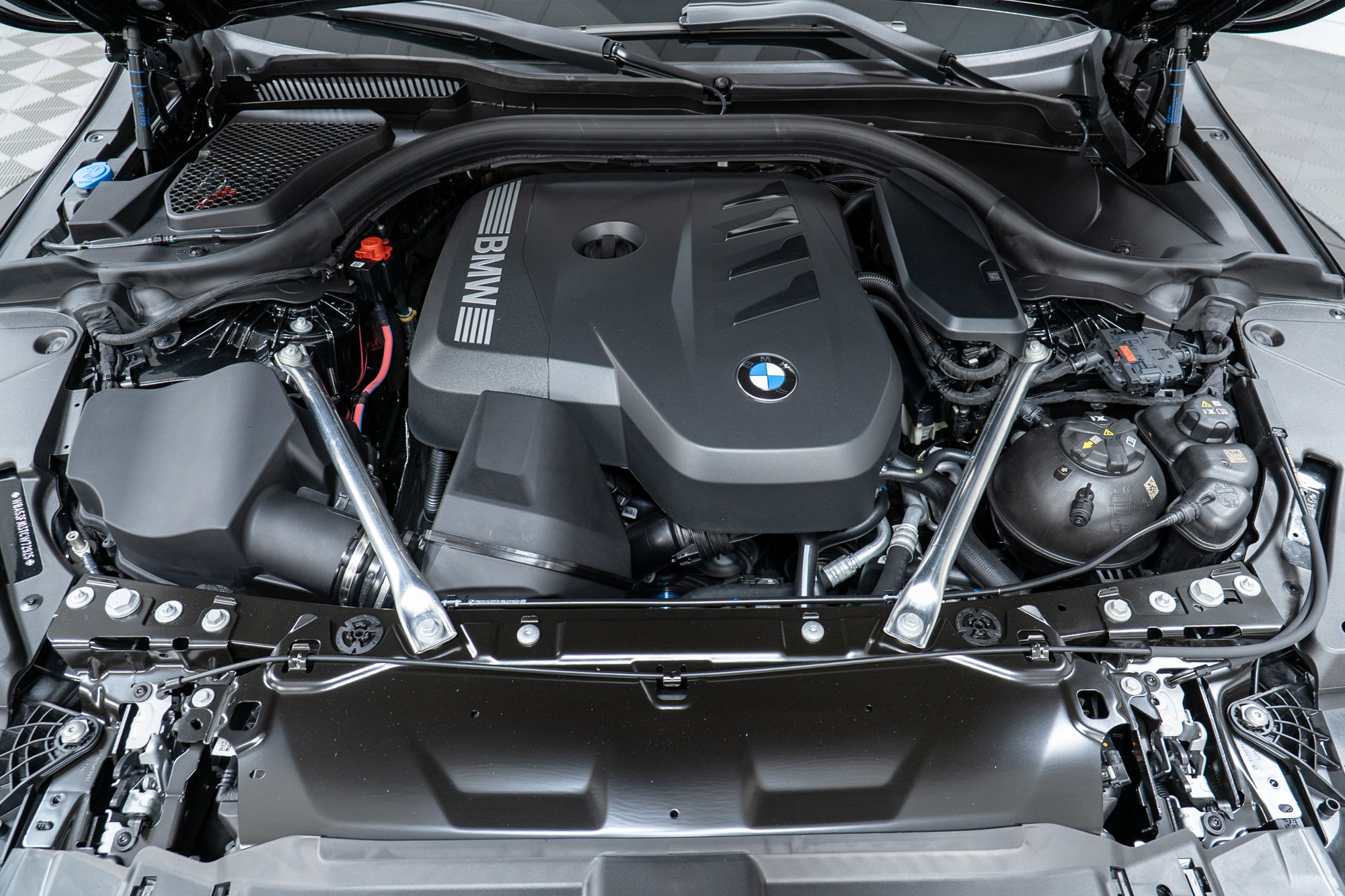 New 2026 BMW 530i xDrive w/ Premium Package image 9