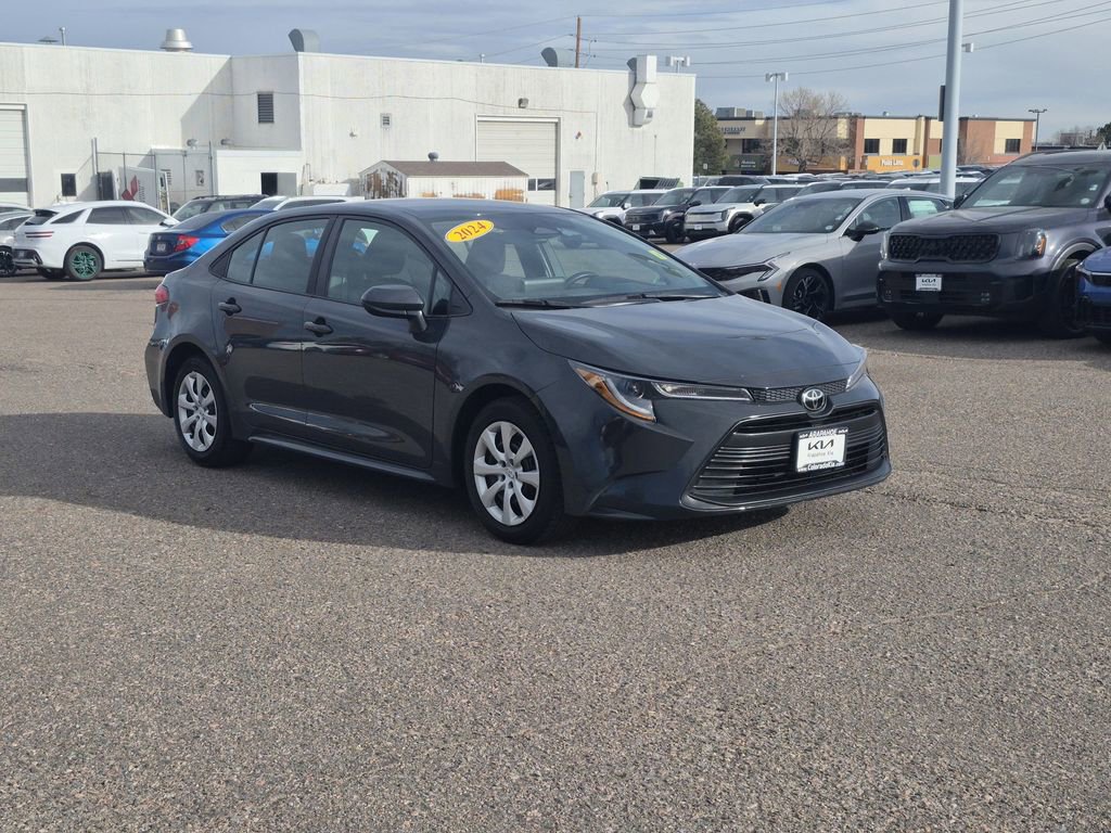 Used 2024 Toyota Corolla LE image 2