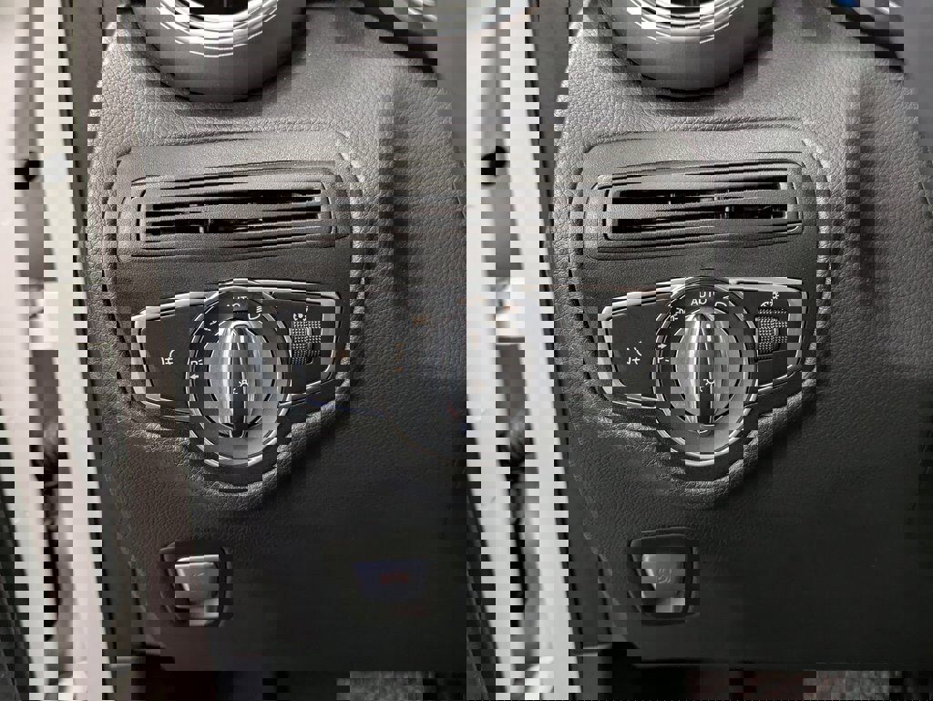 Used 2021 Mercedes-Benz GLC 300 4MATIC image 20