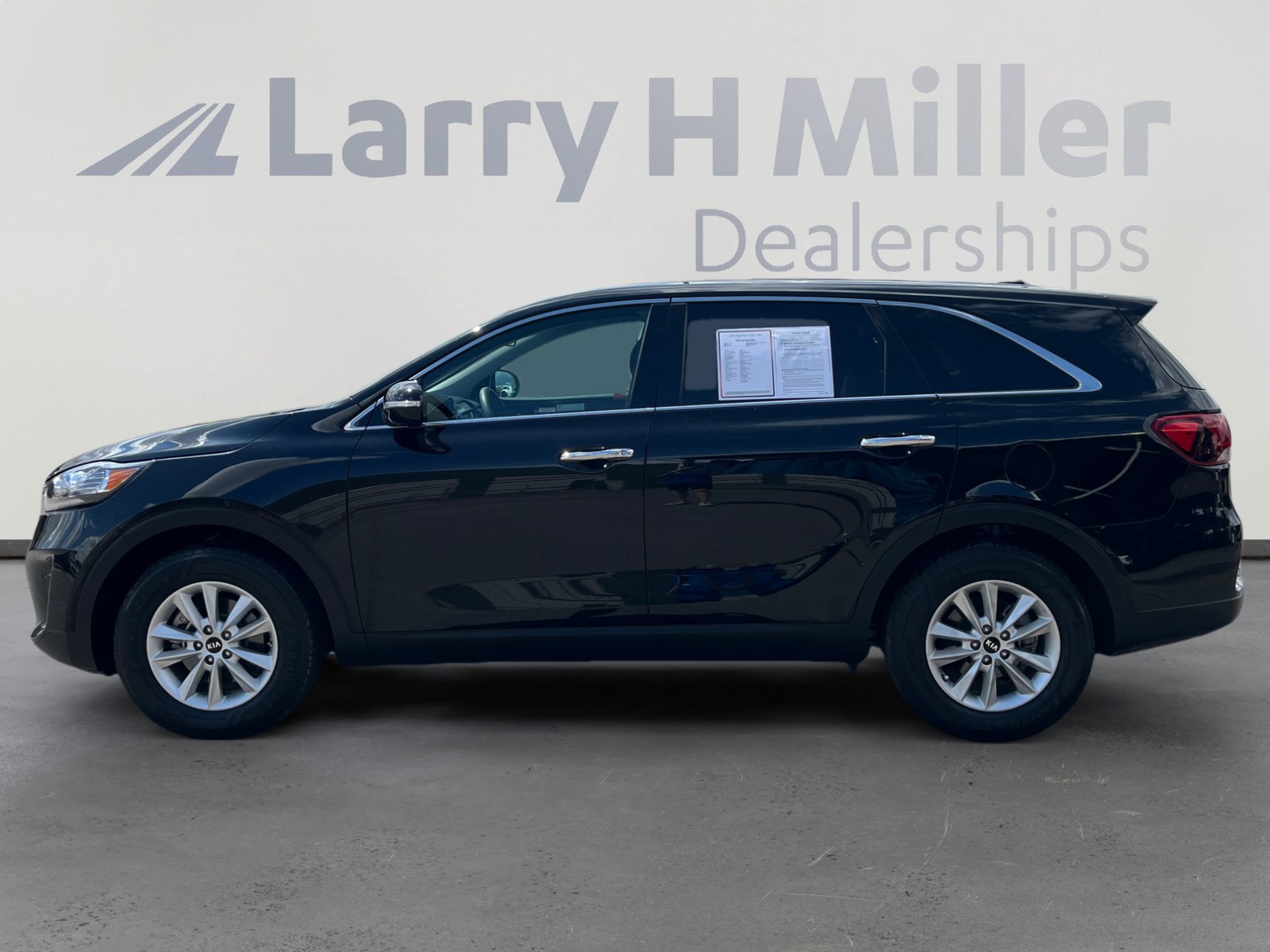 Used 2019 Kia Sorento L FWD image 2