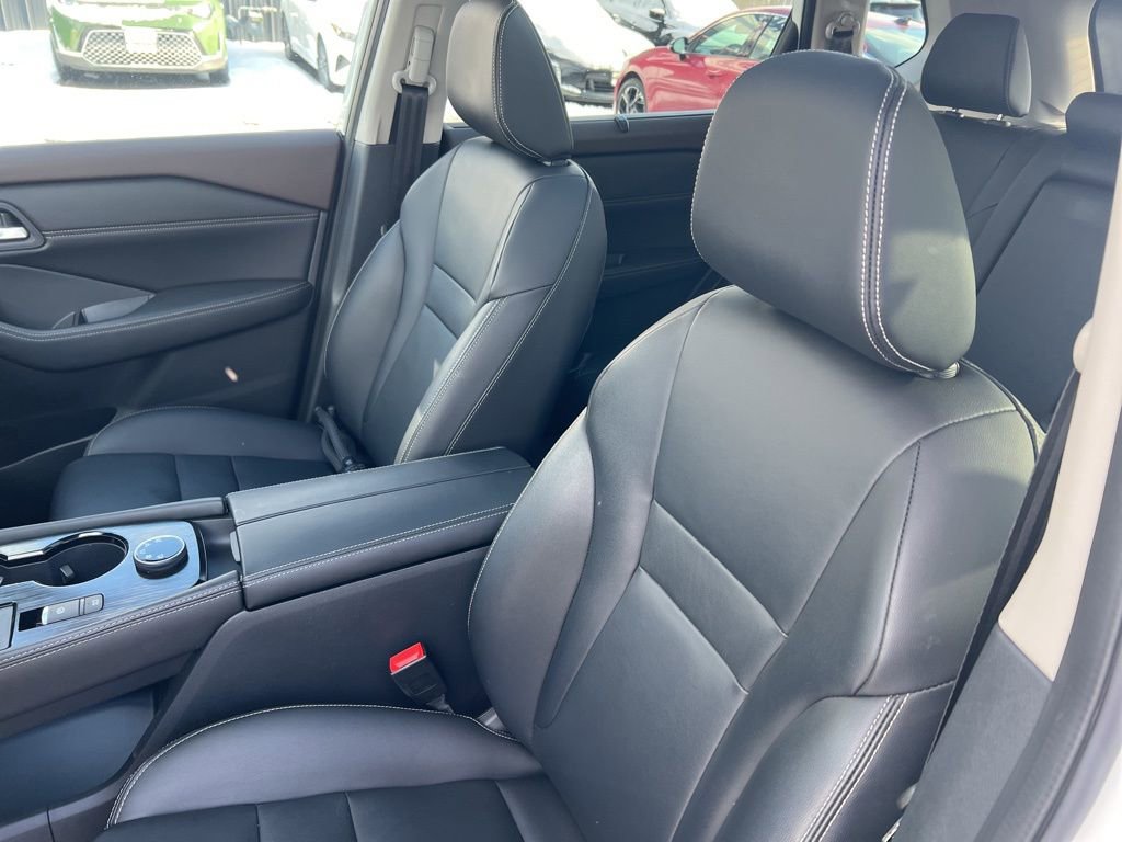 Certified 2023 Nissan Rogue SL w/ SL Premium Package image 5