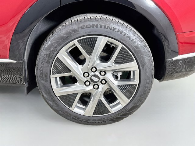Used 2025 Cadillac Optiq Luxury 1 AWD/4WD image 32