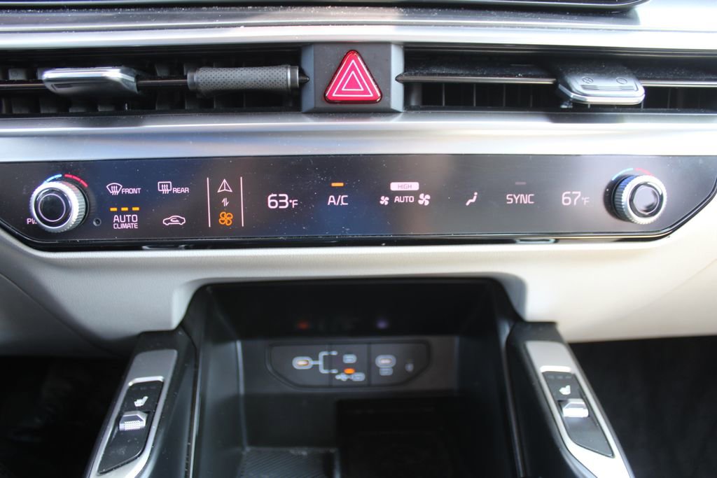 Certified 2025 Kia Sorento S w/ Panoramic Sunroof Package FWD image 42