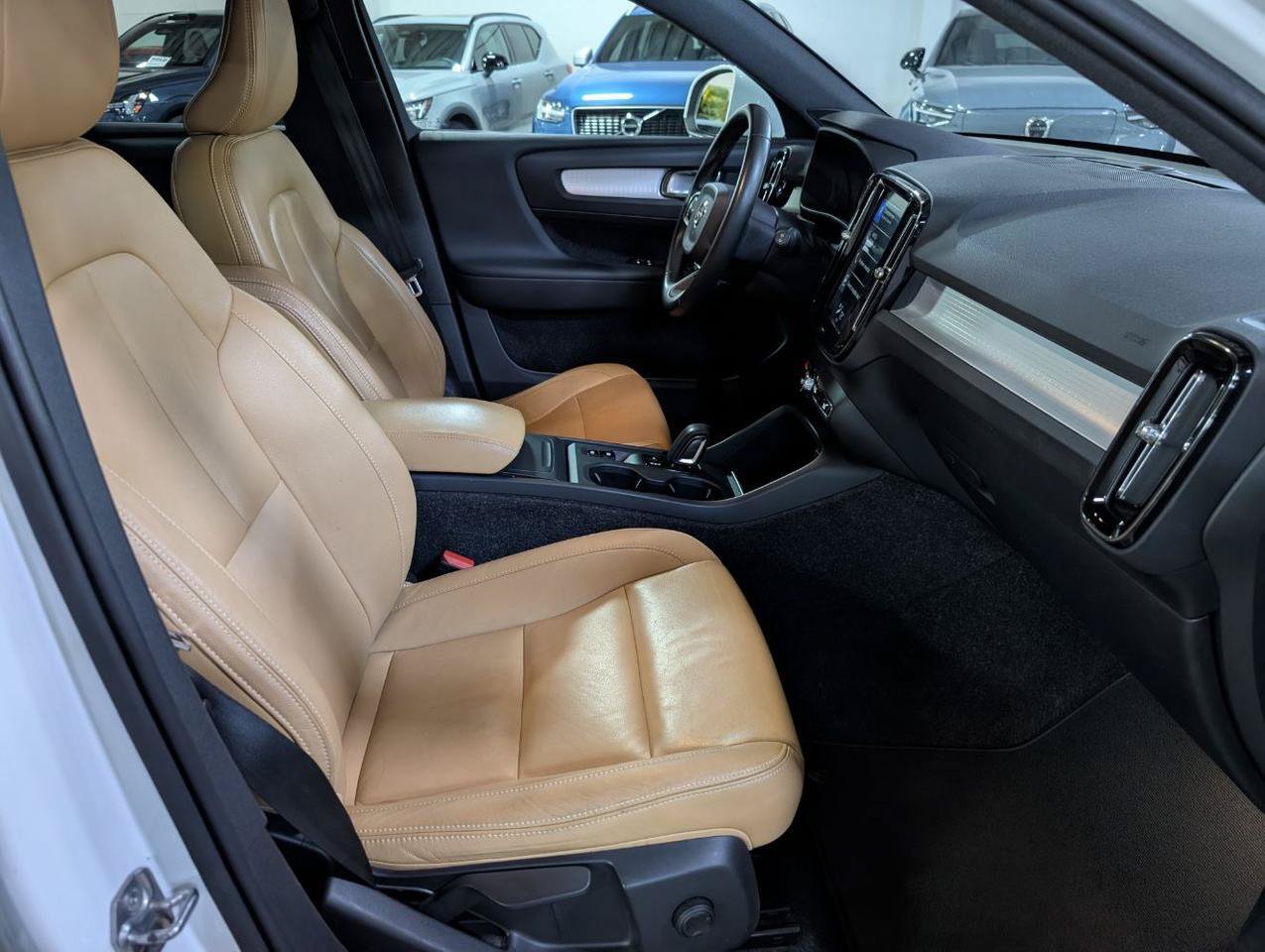 Used 2019 Volvo XC40 T5 Momentum AWD/4WD image 15