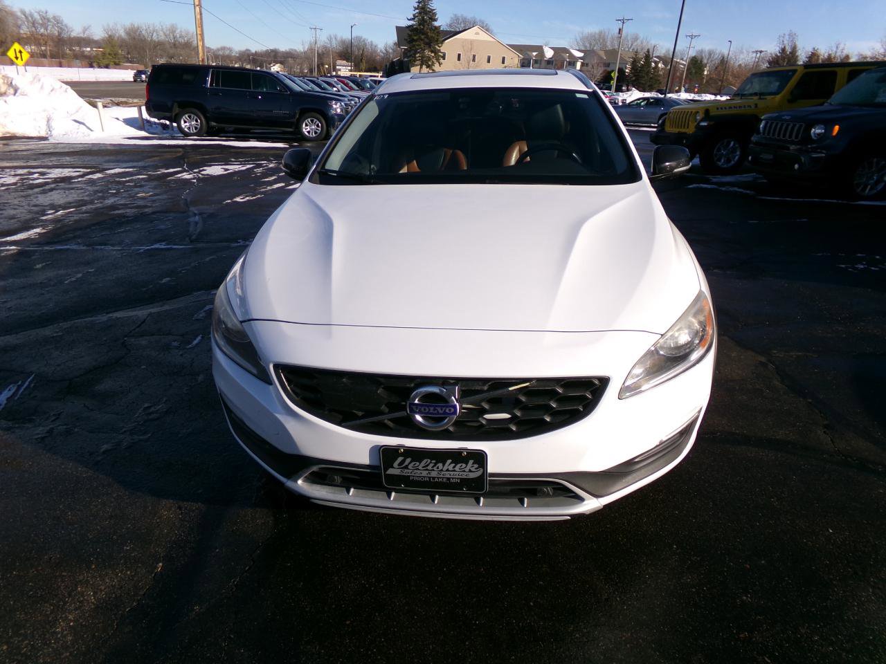 Used 2018 Volvo V60 T5 Cross Country w/ Convenience Package image 4