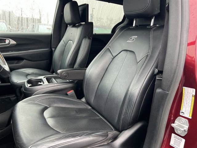 Used 2020 Chrysler Pacifica Touring-L image 17