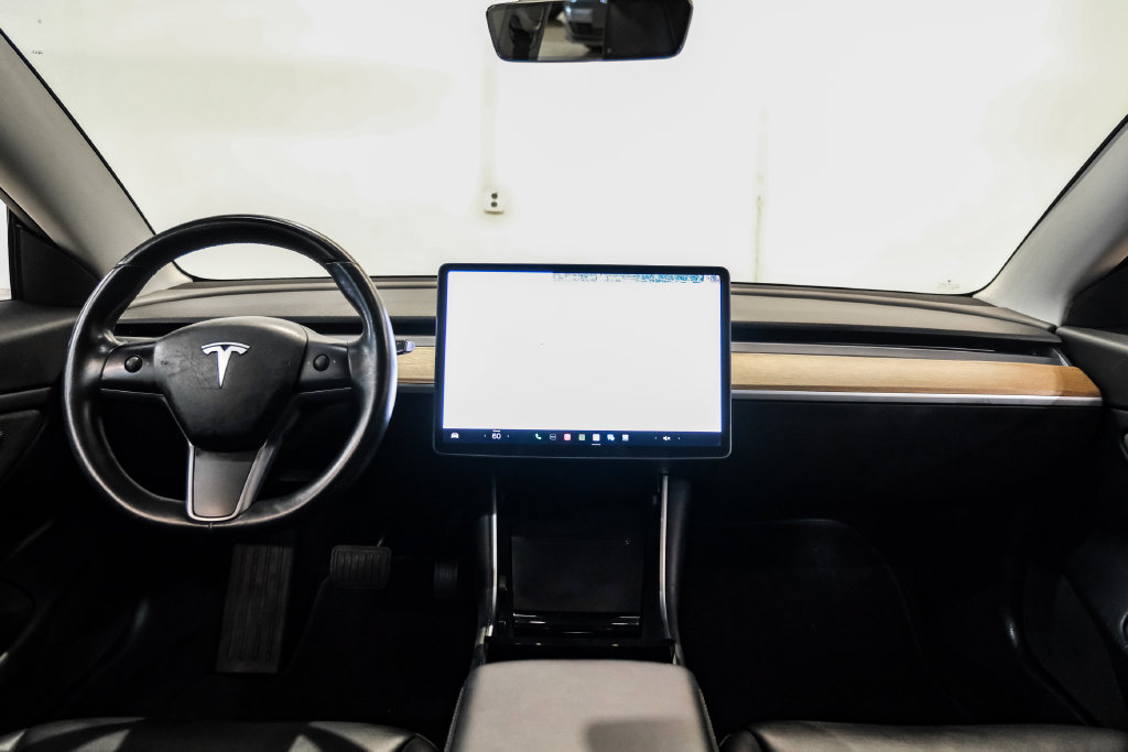 Used 2018 Tesla Model 3 Long Range RWD image 14