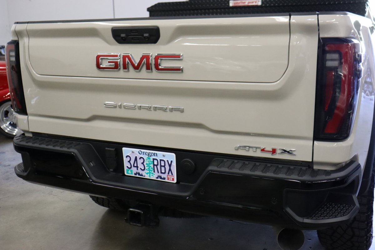 Used 2026 GMC Sierra 2500 AT4X AWD/4WD image 5