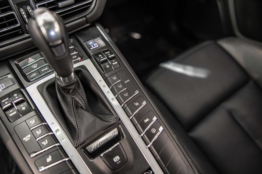 Used 2021 Porsche Macan S AWD/4WD image 30